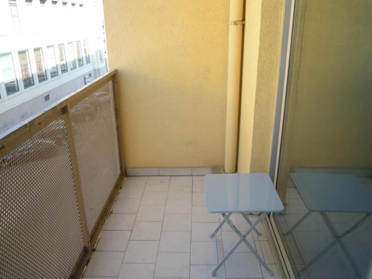 Nimes Studio Parking Dhuoda 外观 照片