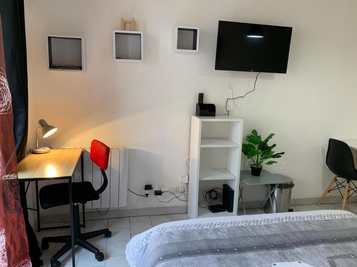 Nimes Studio Parking Dhuoda 外观 照片
