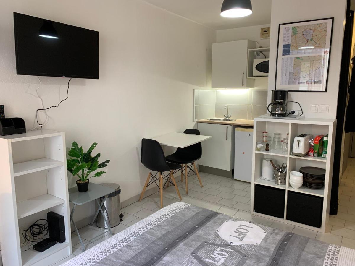 Nimes Studio Parking Dhuoda 外观 照片