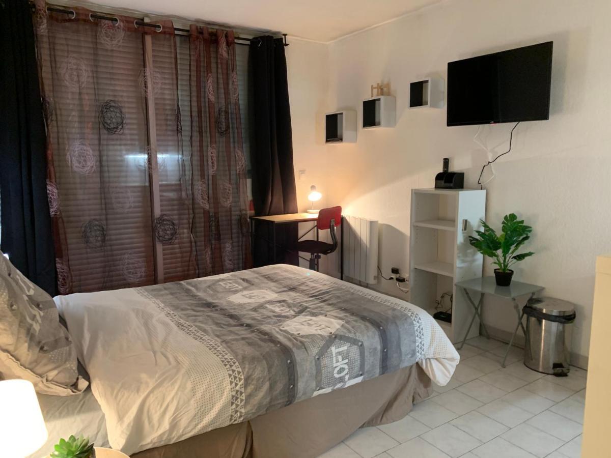 Nimes Studio Parking Dhuoda 外观 照片